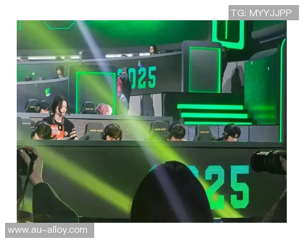 和平精英战术解析JDG战队包夹体系的运用与优势分析