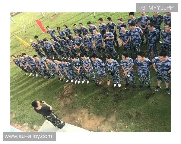 深圳攀岩队：探索个人能力提升与团队协作的完美结合